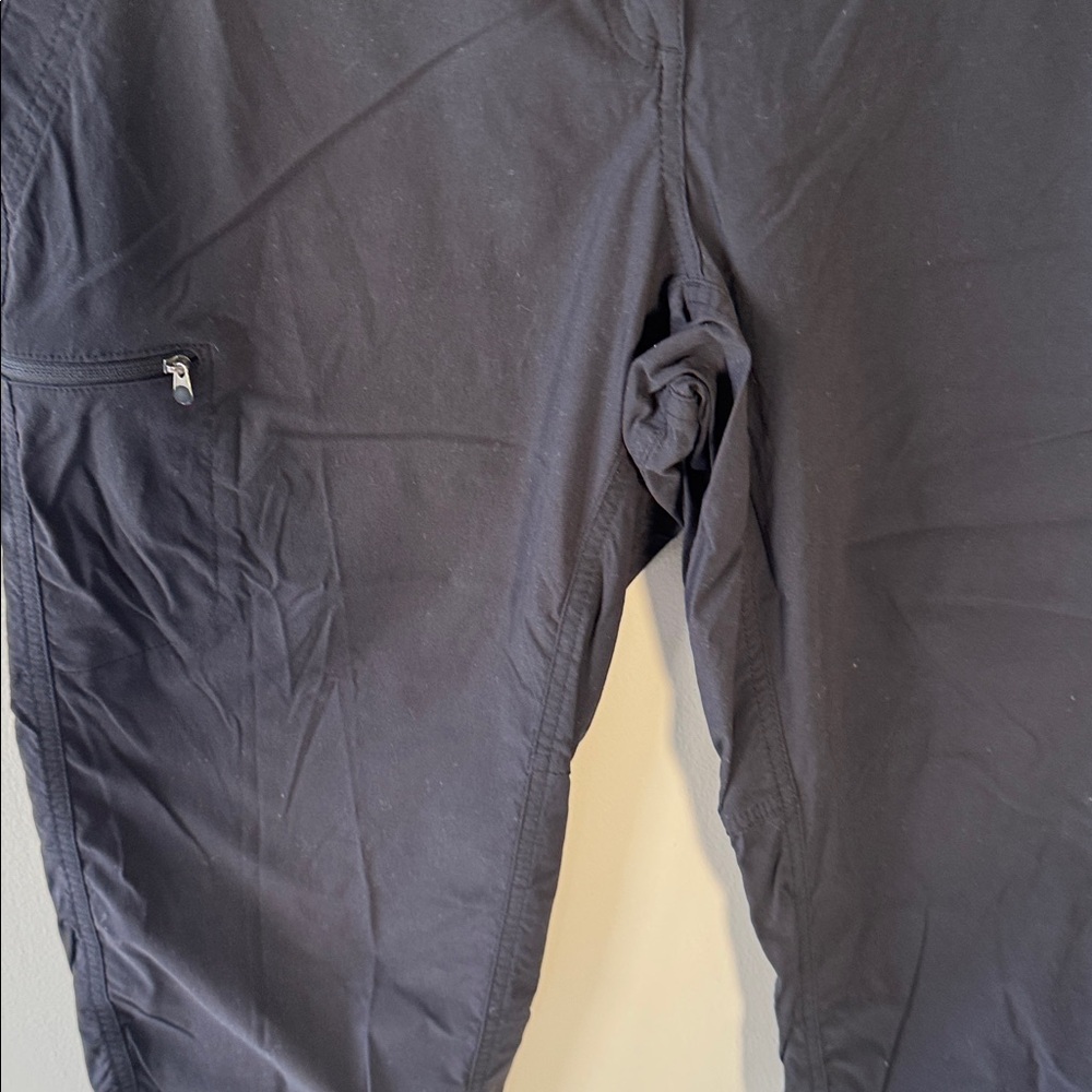 L.L. Bean Black Capri 3/4 Pants - Picture 7 of 8